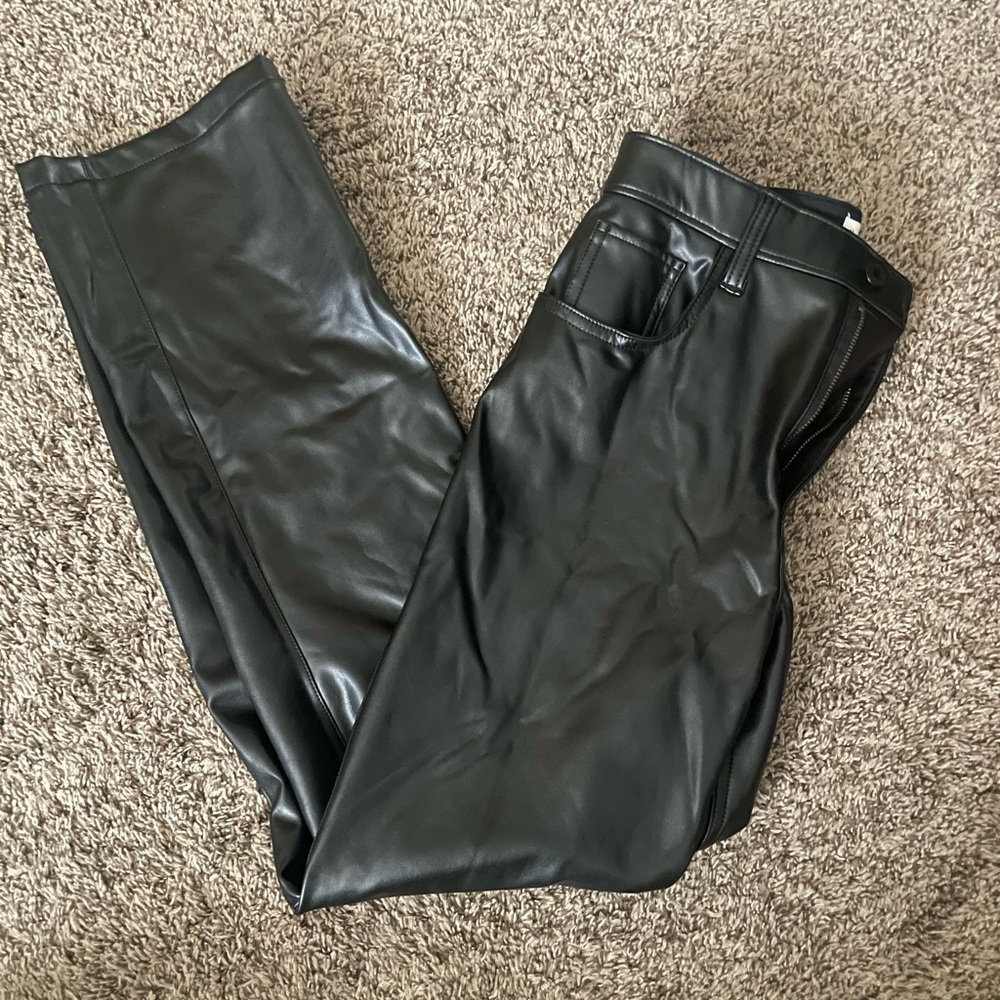 NEVER WORN Abercrombie Leather Ultra High Rise 90s Straight